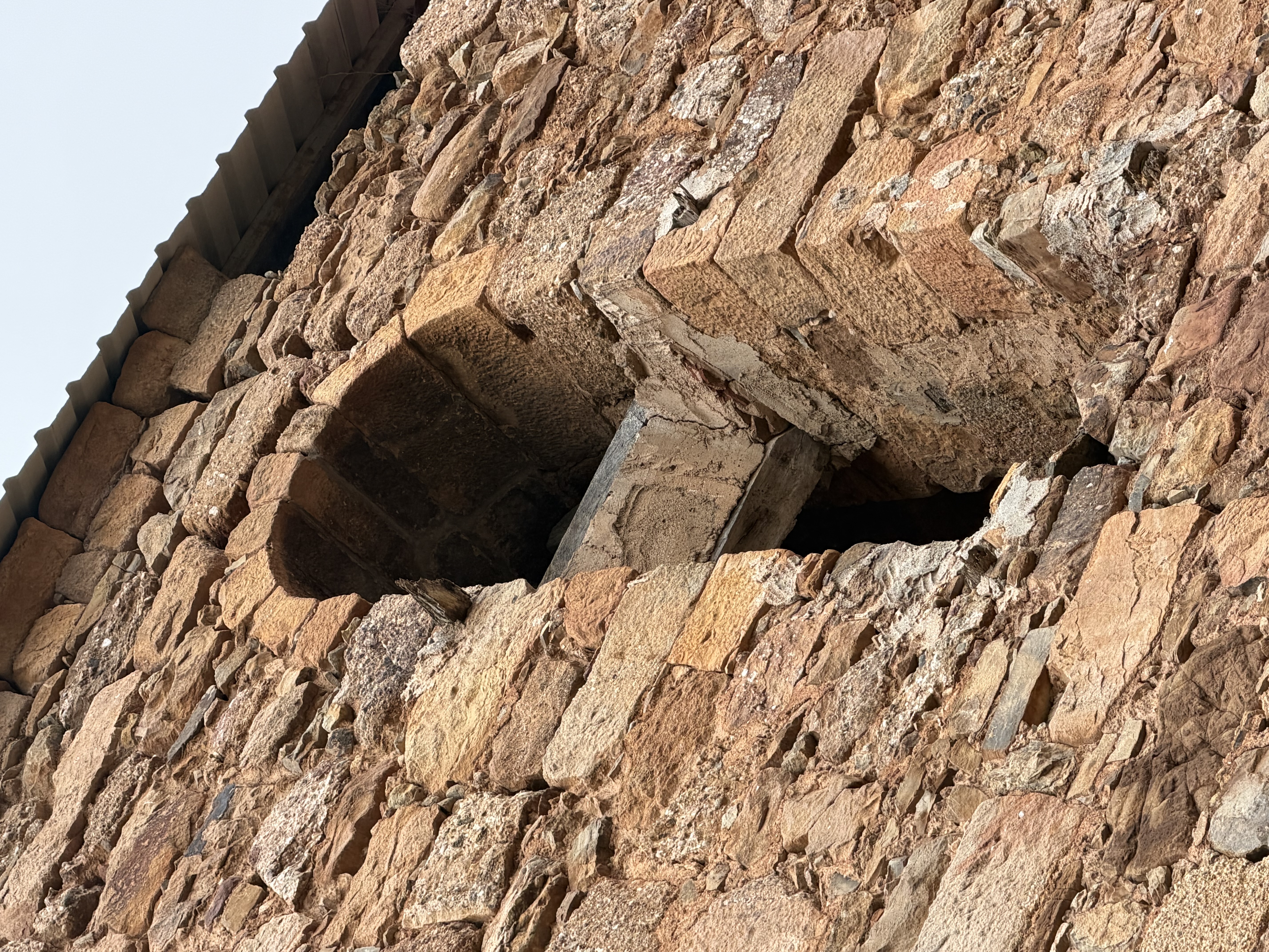 ARCO DE LA VENTANA DE LA TORRE REFORZADO